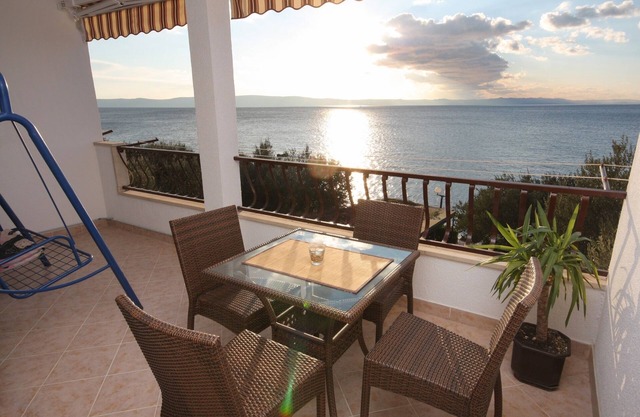 Studio flat near beach Tučepi, Makarska (AS-2694-a)