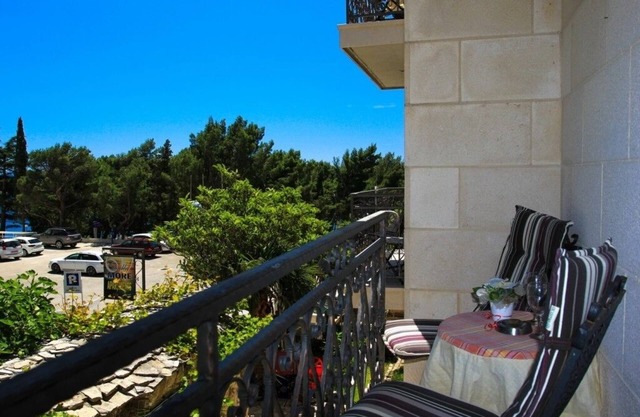 Studio flat with balcony and sea view Makarska (AS-15200-b)