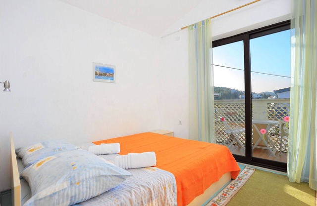 Studio flat with balcony and sea view Slatine, Čiovo (AS-9453-b)