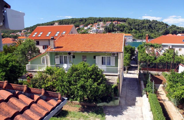 Studio flat with balcony Jelsa, Hvar (AS-4602-a)