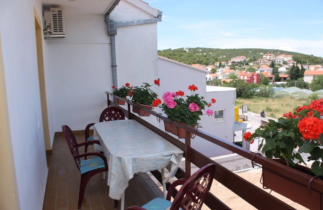 Studio flat with balcony Tisno, Murter (AS-5091-a)