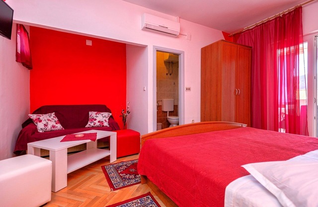 Studio flat with terrace Stari Grad, Hvar (AS-8726-a)