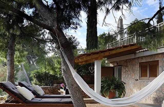 Studio flat with terrace Sveta Nedilja, Hvar (AS-17139-a)