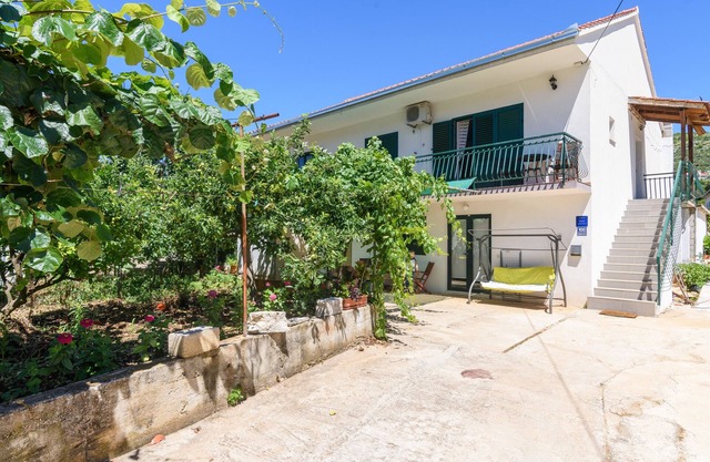 Studio flat with terrace Marina, Trogir (AS-14258-a)