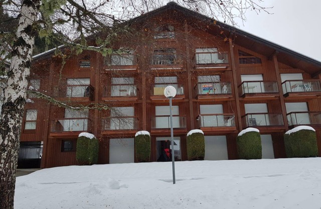 Studio Cabin at the foot of the gondola, next to the leisure park