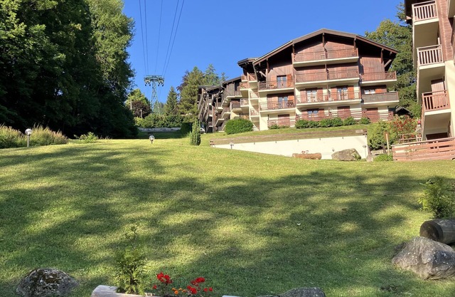Studio with balcony 5 minutes from the center and next to the slopes