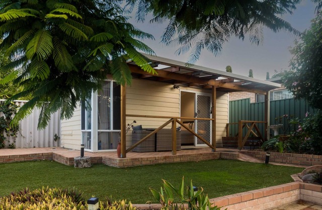 Studio Granny Flat in Melville With Patio