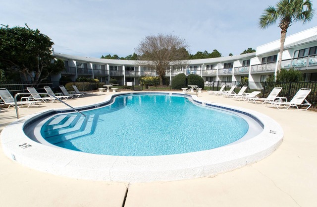 Studio ground floor the heart of Seagrove Pet considered Must Be Disclosed