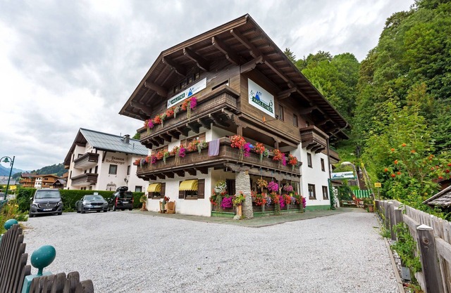 Studio in Saalbach near Ski Slopes