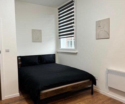 Studio in bolton town, short stay studio 9
