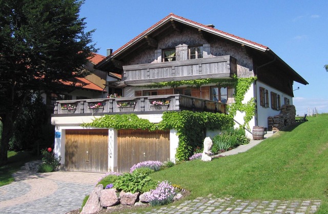 Studio 'In Pfronten' with Mountain View, Balcony and Wi-Fi