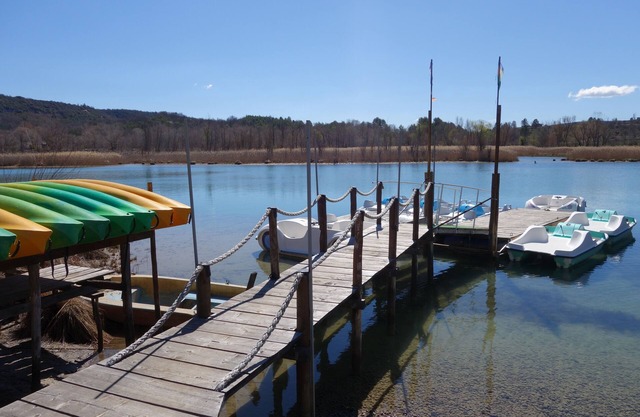 Studio in Quinson Provençal village on the edge of the Verdon, landscape swimming, kayaking, etc.