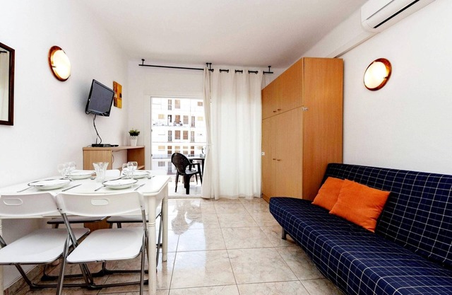 Studio in Roses near Santa Margarita Beach