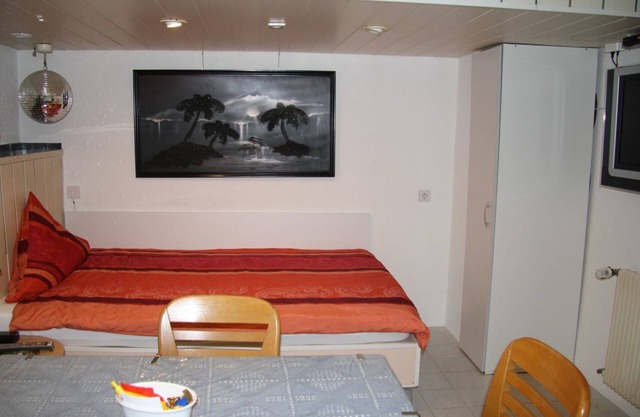 Studio 'Jülich' with Private Terrace, Shared Garden and Wi-Fi