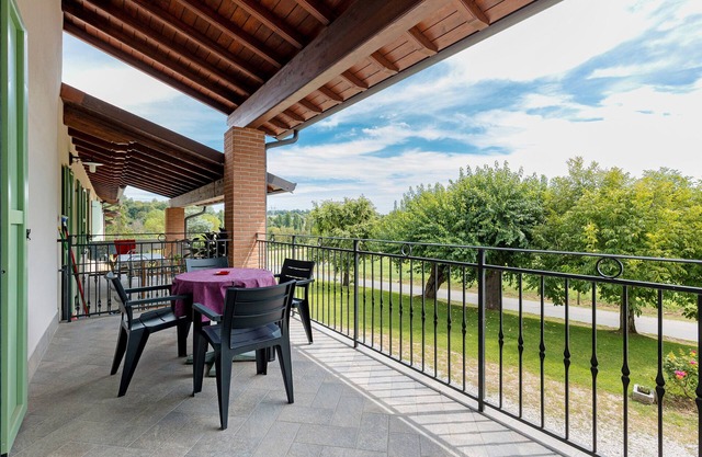 Studio 'La Scarpina Alloggio N 2' with Private Terrace, Shared Garden and Air Conditioning