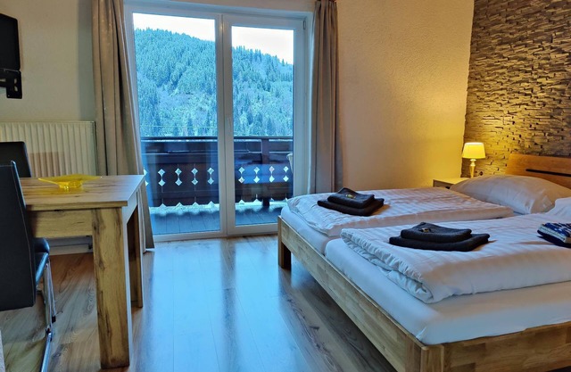 Studio mit Balkon - Pension Almhof