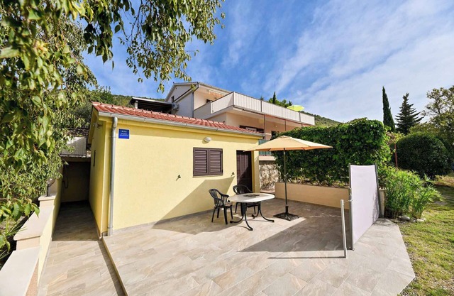 Studio mit Klimaanlage und Terrasse