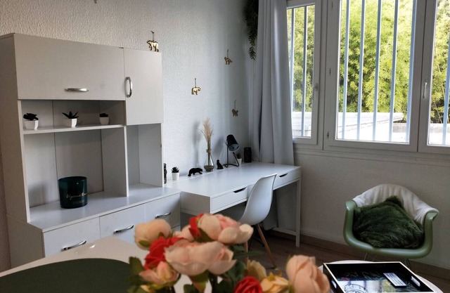 Studio near Parking with WIFI Center