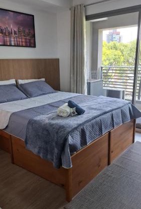 Studio Novo a duas quadras do Allianz - Cama Queen & Garagem