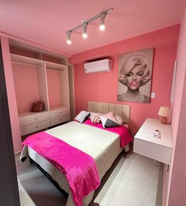Studio Pink com ar, varanda, academia e piscina
