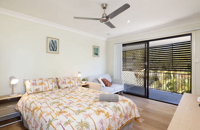 Studio, Popcorn, Close to Transport & Restaurants!