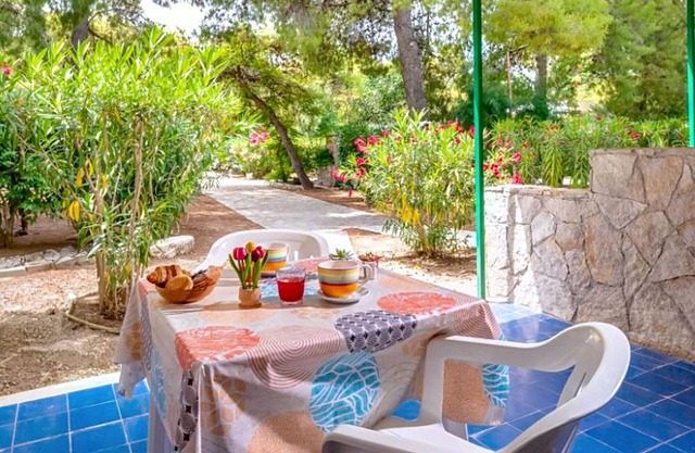Studio 'Sabbia D'oro' with Shared Pool and Wi-Fi