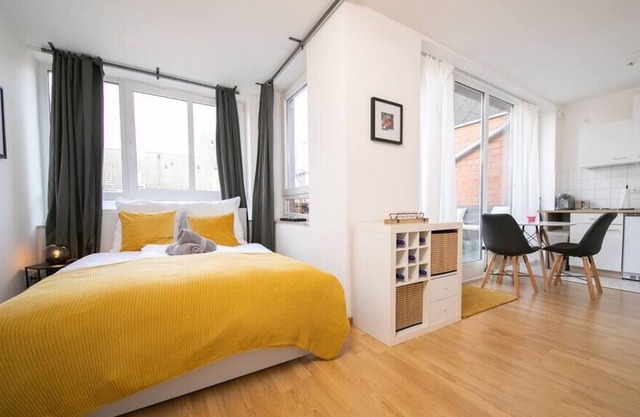 ☆ Studio Shiny | Central | Balcony | Fair | Kitchen