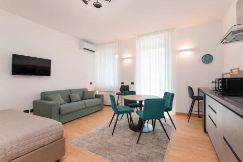 Studio Suite 16