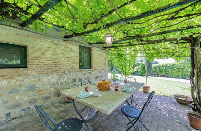 Studio With Pool And Orchard, Monteleone d'Orvieto, Italy