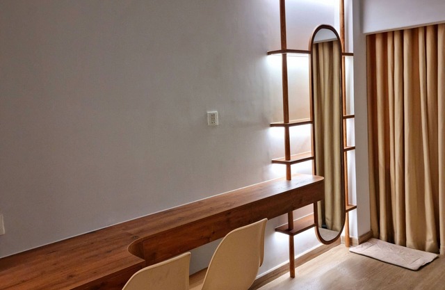 Studio with window- 5-min cab to central districts