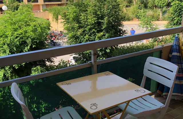 Studio with balcony 300 m from the beach wifi parking