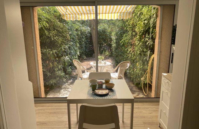 Studio with parking space and garden