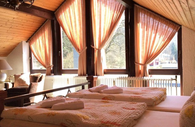 Studio with separate bedrooms, shower/toilet - Diamanthotel Idar-Oberstein