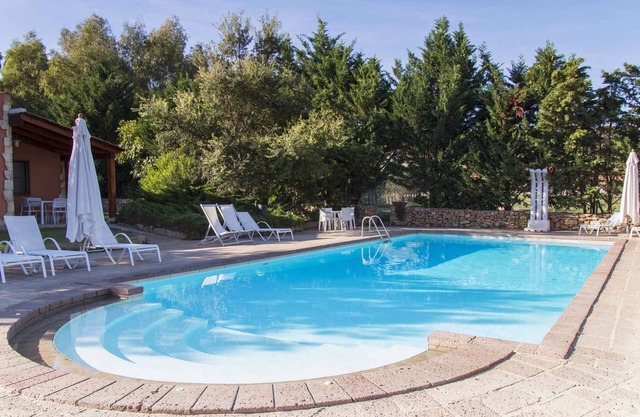 Studio with swimming pool and air conditioning