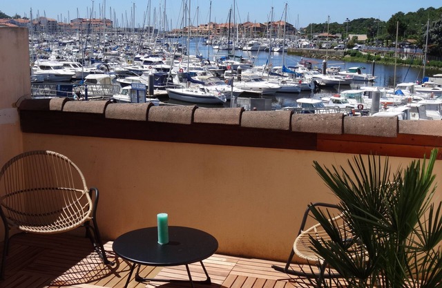 Studio with terrace facing the port of Capbreton