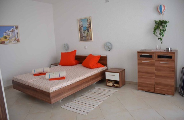 Studio with terrace and barbecue facilities
