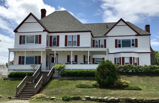 Studio, York Manor, Short Sand Beach