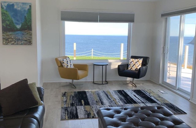 Stunning Oceanfront Cottage