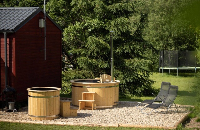 Stunning private villa for 4 guests with hot tub, WIFI, TV, terrace and pets allowed