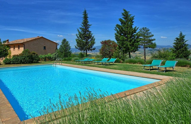 Stunning private villa for 12 guests with WIFI, private pool, TV, patio, panoramic view and park...