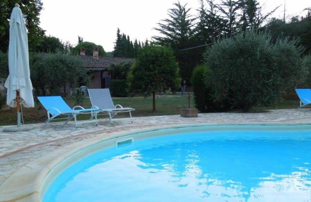 Stunning private villa for 8 guests with private pool, WIFI, TV, pets allowed and parking
