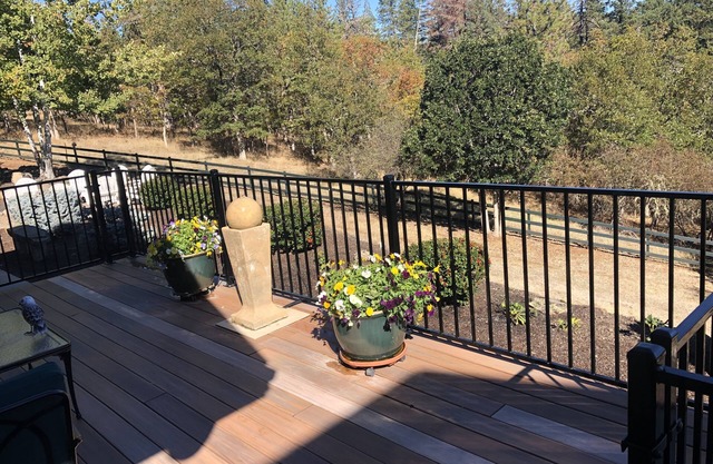 STUNNING 1.2M LUXURY HOUSE, sleeps 3-8 in 3 Q BRS + 2 twins, W/3 Full BA. nnn