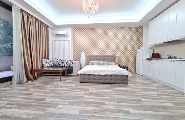 Stunning 1-Bed Apartment in București