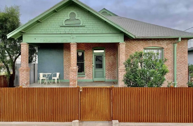 Stunning 100 Year Old Home in Downtown - Studio