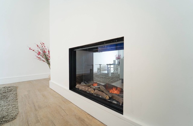 Stunning 2 Bedroom Seafront Flat