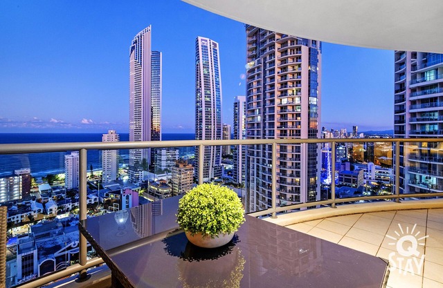 Stunning 2 Bedroom 2 Bathroom Ocean View Apartment
