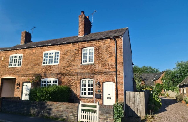 Stunning 2 bed cottage | Garden | Village location