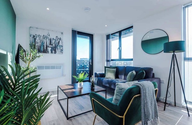 Stunning 2-Bed Flat, Amazing Location, Sleeps 4!