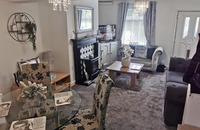Stunning 2-Bed House in Macclesfield Cheshire