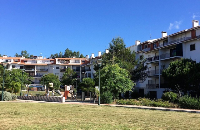 Stunning 2 bedroom 2 balcony home, near the Golf Course and the beach in Cascais